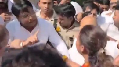 लखनऊ  में यूपी कांग्रेस मुख्यालय पर हंगामा, अजय राय और ममता चौधरी के समर्थक आमने-सामने