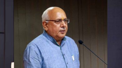 योगी सरकार ने किसानों के लिए मायावती-अखिलेश से तीन गुना ज्यादा बजट जारी किया : कृषि मंत्री योगी सरकार ने किसानों के लिए मायावती-अखिलेश से तीन गुना ज्यादा बजट जारी किया : कृषि मंत्री