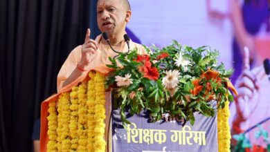 जातीय खेमों में लड़ता भारत नहीं, हमें एक भारत-श्रेष्ठ भारत चाहिए: मुख्यमंत्री योगी आदित्यनाथ जातीय खेमों में लड़ता भारत नहीं, हमें एक भारत-श्रेष्ठ भारत चाहिए: मुख्यमंत्री योगी आदित्यनाथ