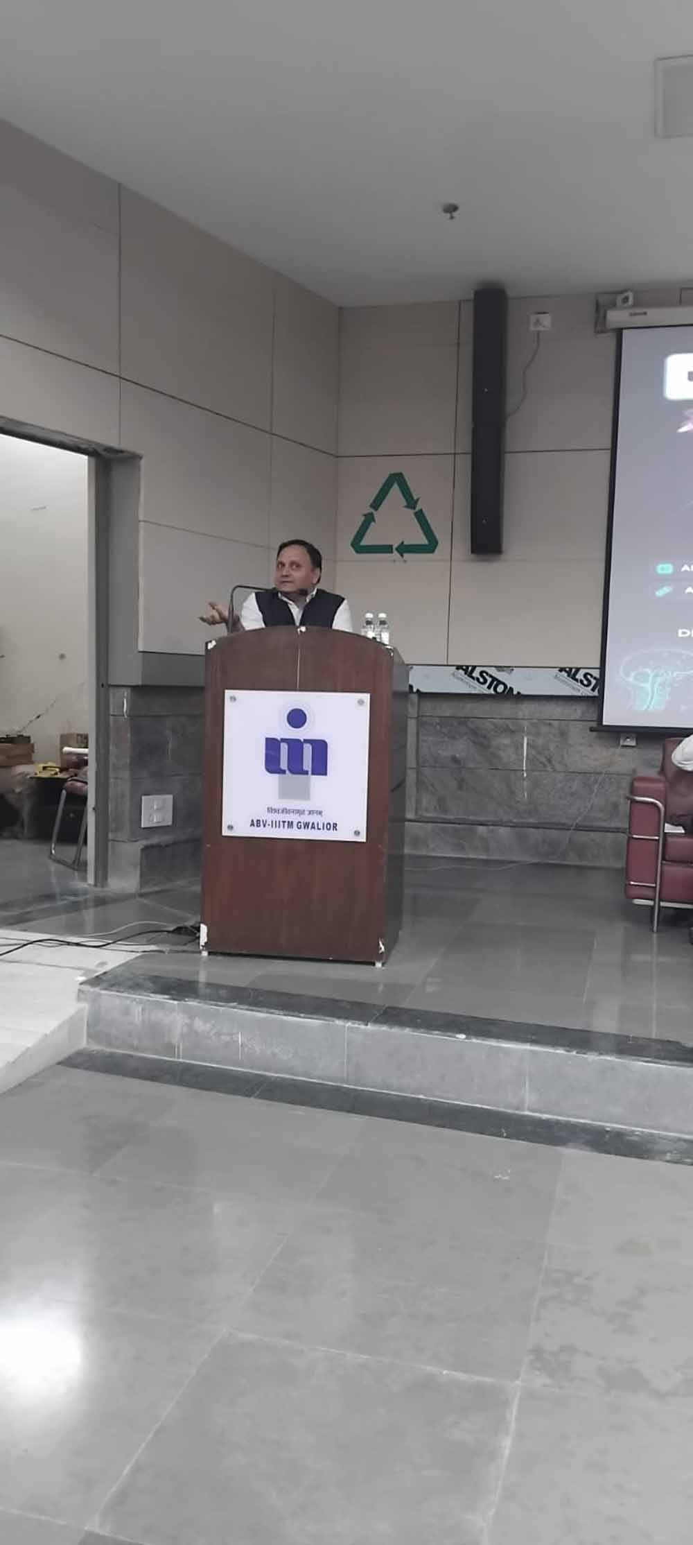 ग्वालियर AI सम्मेलन 2.0 का समापन, 40 टीमों ने हैकाथॉन में दिखाए AI आधारित नवाचार ग्वालियर AI सम्मेलन 2.0 का समापन, 40 टीमों ने हैकाथॉन में दिखाए AI आधारित नवाचार