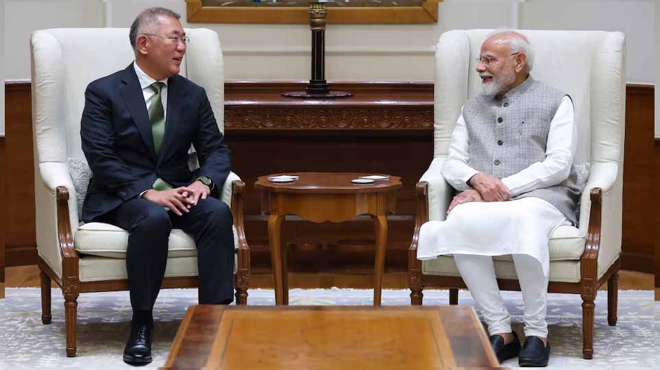 Hyundai का भारत में ₹1.47 लाख करोड़ निवेश का ऐलान, PM मोदी से मुलाकात के बाद बड़ा फैसला Hyundai का भारत में ₹1.47 लाख करोड़ निवेश का ऐलान, PM मोदी से मुलाकात के बाद बड़ा फैसला
