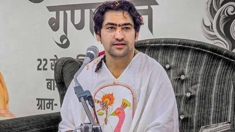 धीरेंद्र शास्त्री ने की MP में शराबबंदी की मांग, जहरीली शराब से मौतों पर जताई चिंता