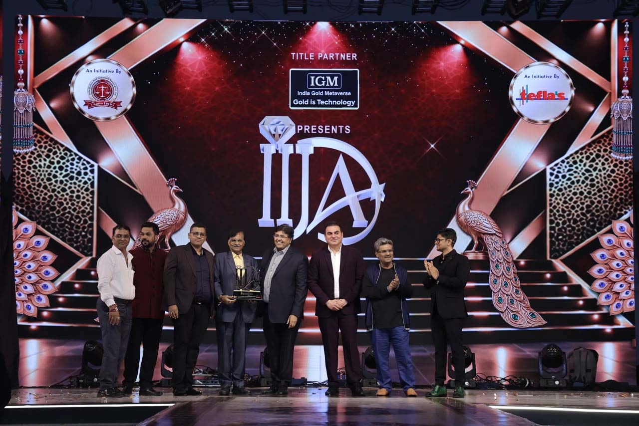 अनोपचंद तिलोकचंद ज्वेलर्स को राष्ट्रीय सम्मान मध्य भारत में ‘Most Emerging Jewellery Retailer in tiar 2-3 से समानित अनोपचंद तिलोकचंद ज्वेलर्स को राष्ट्रीय सम्मान मध्य भारत में ‘Most Emerging Jewellery Retailer in tiar 2-3 से समानित
