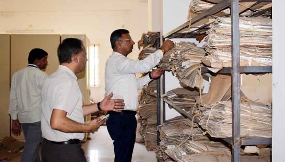 परिवहन सचिव ने किया सीहोर जिला परिवहन कार्यालय का निरीक्षण, नागरिकों को त्वरित और बेहतर सेवाएं देने के दिये निर्देश