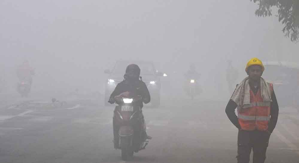 हाईवे-एक्सप्रेसवे पर बढ़ेगी सुरक्षा, शीतलहर-कोहरे में हादसे रोकने के लिए योगी सरकार ने शुरू की तैयारी हाईवे-एक्सप्रेसवे पर बढ़ेगी सुरक्षा, शीतलहर-कोहरे में हादसे रोकने के लिए योगी सरकार ने शुरू की तैयारी