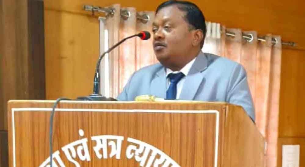 रायपुर : तकनीक से सुगम न्याय, विधि से सुनिश्चित निष्पक्षता: दुर्ग जिला न्यायालय में ‘न्याय श्रुति नियम, 2025’ पर विधिक संगोष्ठी एवं डिजिटल साक्ष्य प्रदर्शनी आयोजित