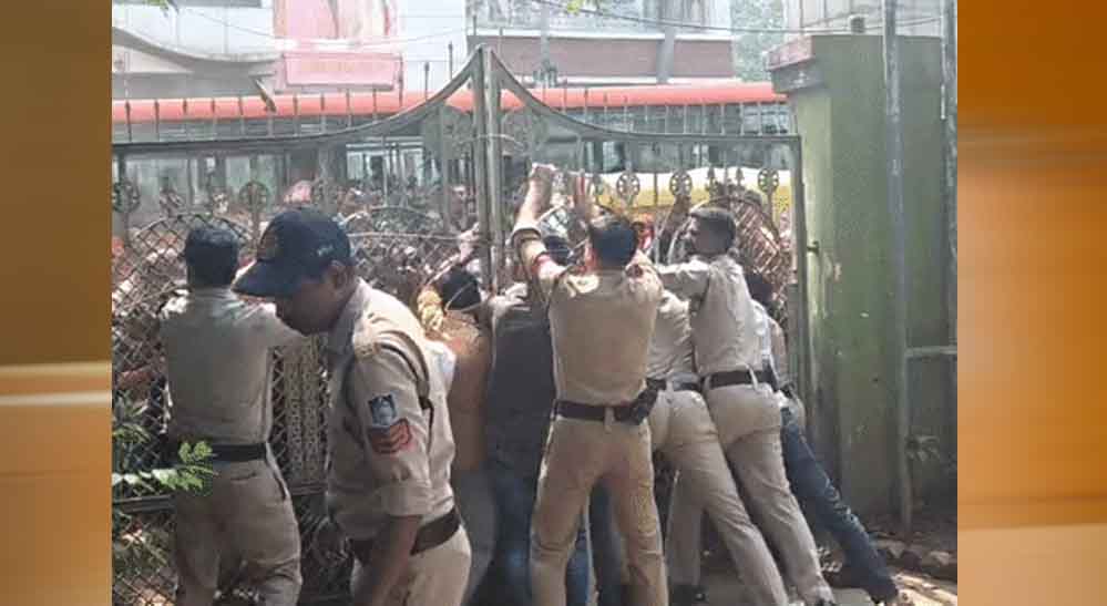 बैरागढ़ में बच्ची की हत्या से आक्रोश, भोपाल-सीहोर मार्ग जाम कर लोगों ने किया प्रदर्शन