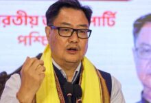 किरेन रिजिजू का बयान- ‘भारत को कभी नहीं तोड़ सकतीं विरोधी ताकतें’, कांग्रेस के झंडों पर विवाद