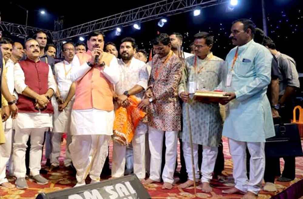 उज्जैन में गरबा आयोजनों में शामिल हुए CM डॉ. मोहन यादव, महानवमी-विजयादशमी की दी शुभकामनाएं
