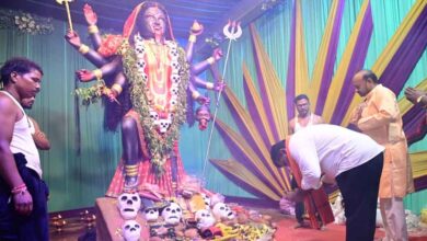 नवरात्रि पर उप मुख्यमंत्री विजय शर्मा ने पिपरिया में विभिन्न दुर्गा उत्सव समितियों के पंडालों में पहुंचकर की पूजा-अर्चना