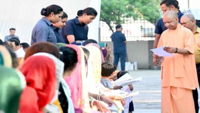 संवेदनशील व्यवहार के साथ करें हर पीड़ित की सहायता: सीएम योगी