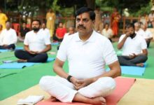 मुख्यमंत्री डॉ. मोहन यादव ने जामली (सेंधवा) के गायत्री धाम में किया योगाभ्यास
