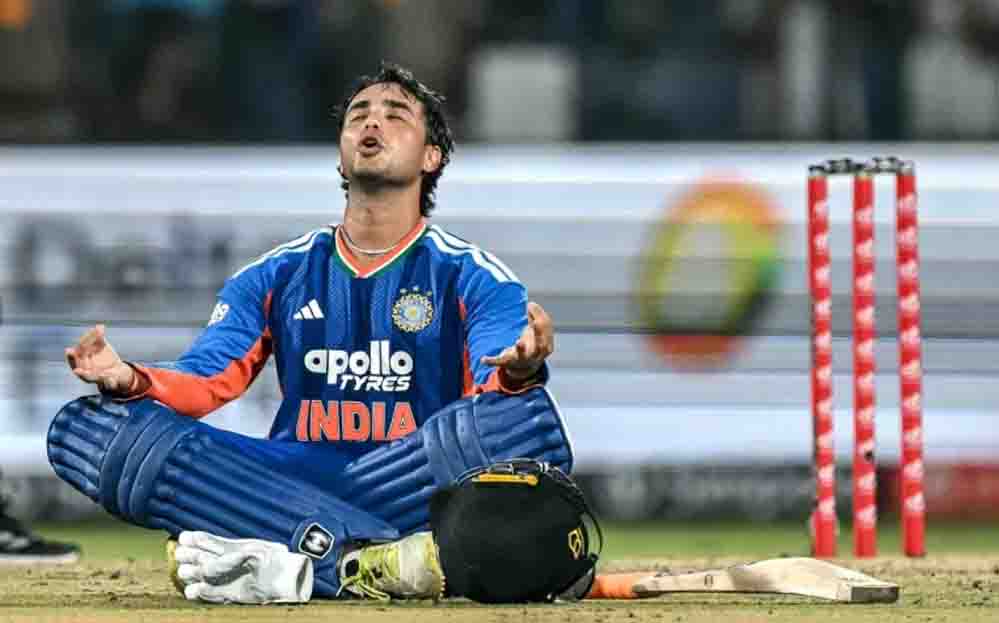 अभिषेक शर्मा बने दुनिया के नंबर-1 बल्लेबाज, ईशान किशन से छिना टी20 रैंकिंग का ताज अभिषेक शर्मा बने दुनिया के नंबर-1 बल्लेबाज, ईशान किशन से छिना टी20 रैंकिंग का ताज