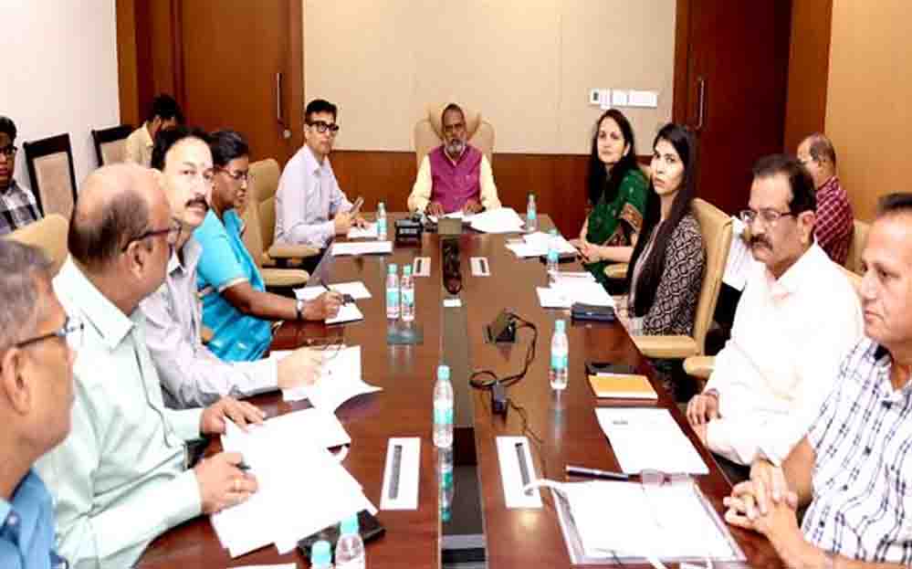 जिला दिव्यांग पुनर्वास केंद्रों को मजबूत बनाएं, निर्बाध संचालन सुनिश्चित करें : मंत्री  कुशवाहा