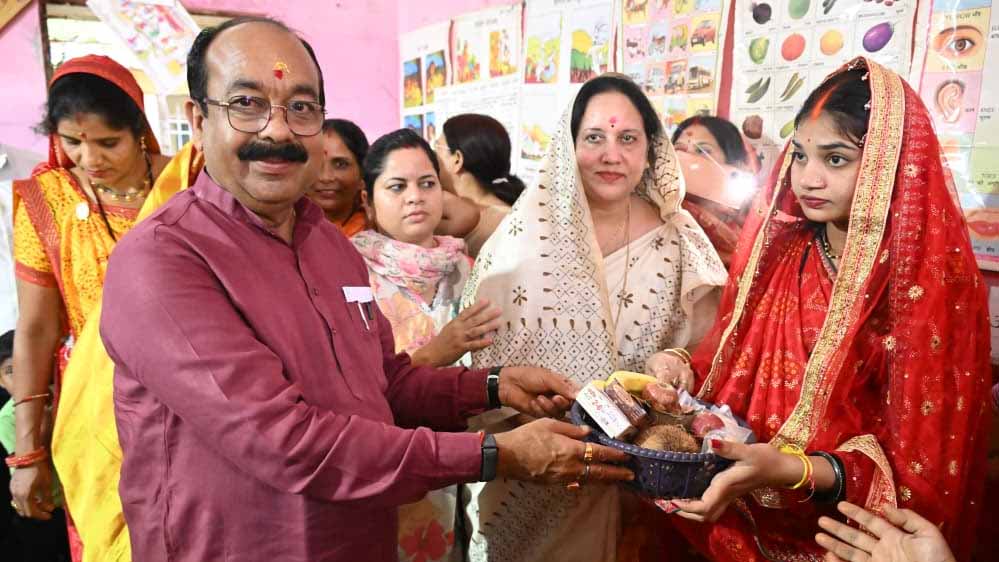 बच्चों के अंदर अपना बचपना ढूंढता हूं -उप मुख्यमंत्री बच्चों के अंदर अपना बचपना ढूंढता हूं -उप मुख्यमंत्री