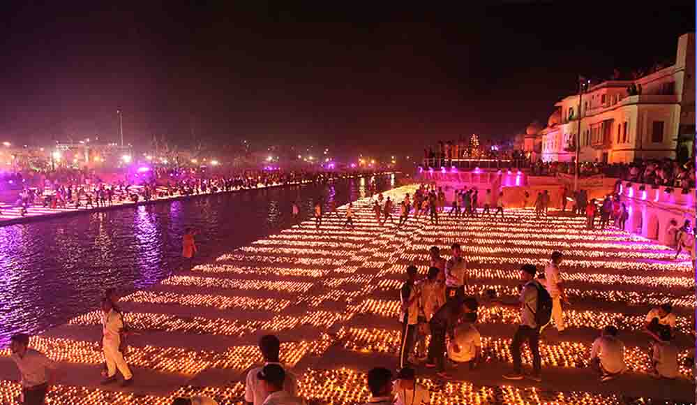 सीएम योगी के मार्गदर्शन में भव्य होगा अयोध्या का दीपोत्सव, तैयारियों पर मंथन सीएम योगी के मार्गदर्शन में भव्य होगा अयोध्या का दीपोत्सव, तैयारियों पर मंथन