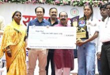 रायपुर : उप मुख्यमंत्री अरुण साव ने बहतराई खेल अकादमी के अंतरराष्ट्रीय पदक विजेता खिलाड़ियों का किया सम्मान, बढ़ाया हौसला