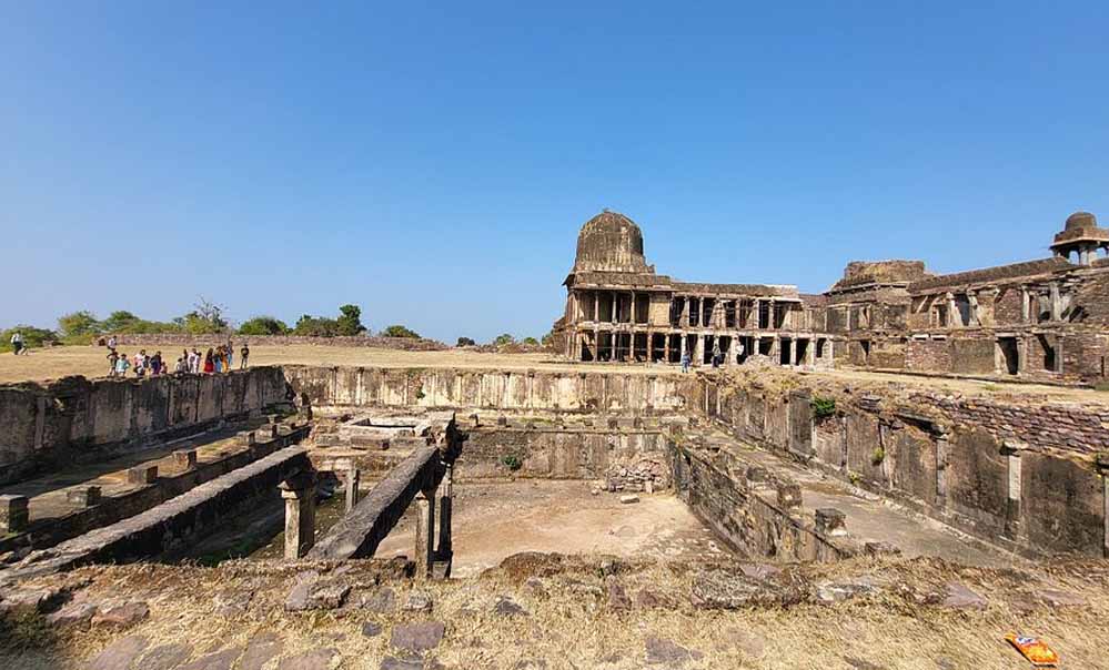 भोपाल की तर्ज पर MP के 8 धार्मिक शहरों का बनेगा मास्टर प्लान, ‘वॉक टू वर्क’ पर जोर भोपाल की तर्ज पर MP के 8 धार्मिक शहरों का बनेगा मास्टर प्लान, ‘वॉक टू वर्क’ पर जोर