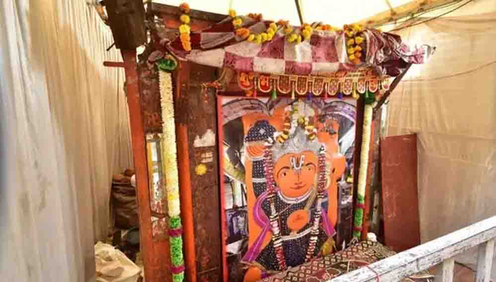उज्जैन के खड़े हनुमान मंदिर में आधी रात तकनीकी जांच, मूर्ति की गहराई मापने पहुंची टीम