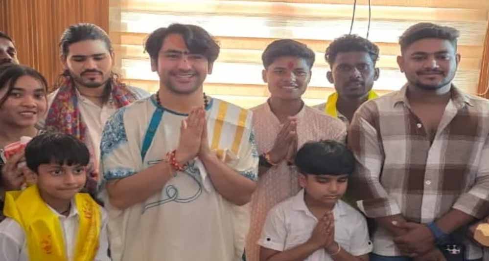 एशियन गेम्स में ऐतिहासिक जीत के बाद बागेश्वर धाम पहुंचीं क्रांति गौड़, लिया बाबा का आशीर्वाद एशियन गेम्स में ऐतिहासिक जीत के बाद बागेश्वर धाम पहुंचीं क्रांति गौड़, लिया बाबा का आशीर्वाद