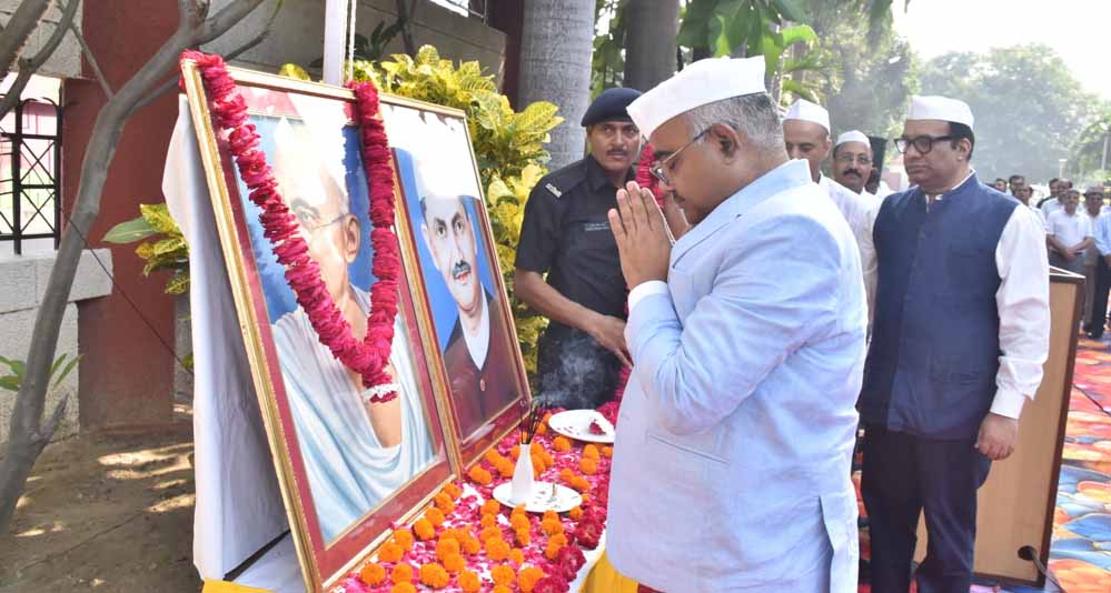 मुख्यमंत्री योगी की मंशा को धरातल पर उतारने में जुटा मंडी परिषद, किसानों के हित को सर्वोच्च प्राथमिकता मुख्यमंत्री योगी की मंशा को धरातल पर उतारने में जुटा मंडी परिषद, किसानों के हित को सर्वोच्च प्राथमिकता