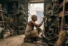 दुर्गा प्रतिमा में क्यों मिलाई जाती है रेड लाइट एरिया की मिट्टी? जानिए बंगाल की अनोखी परंपरा