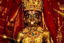 पश्चिम बंगाल में 400 साल पुरानी दुर्गा पूजा, 360 दिन बैंक लॉकर में रहती है मां की स्वर्ण प्रतिमा