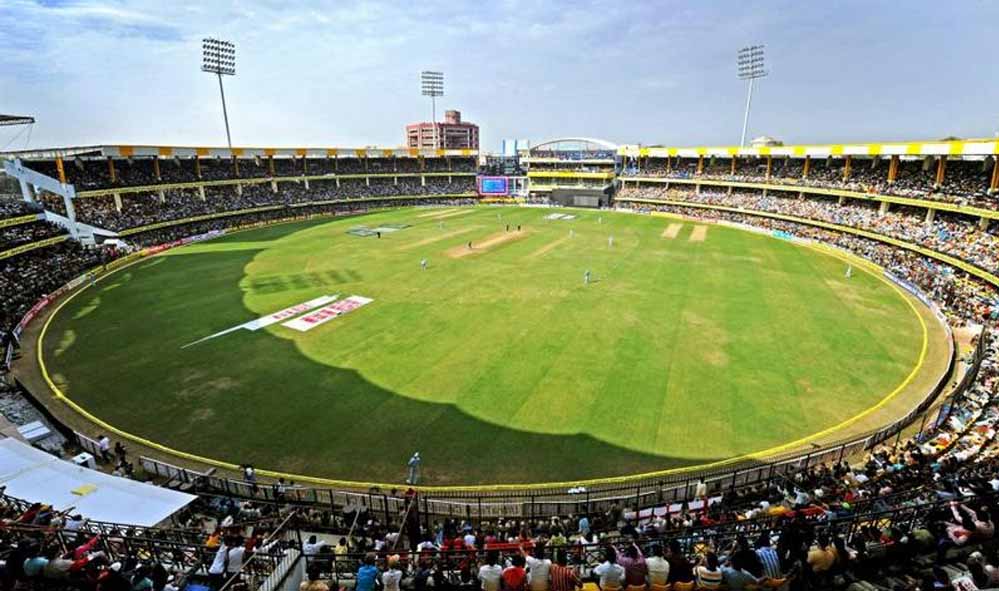 भारत-वेस्टइंडीज T20 से पहले इंदौर में पहली बार साइंटिफिक रोलर, इंग्लैंड की रिसर्च से तैयार हो रही पिच भारत-वेस्टइंडीज T20 से पहले इंदौर में पहली बार साइंटिफिक रोलर, इंग्लैंड की रिसर्च से तैयार हो रही पिच