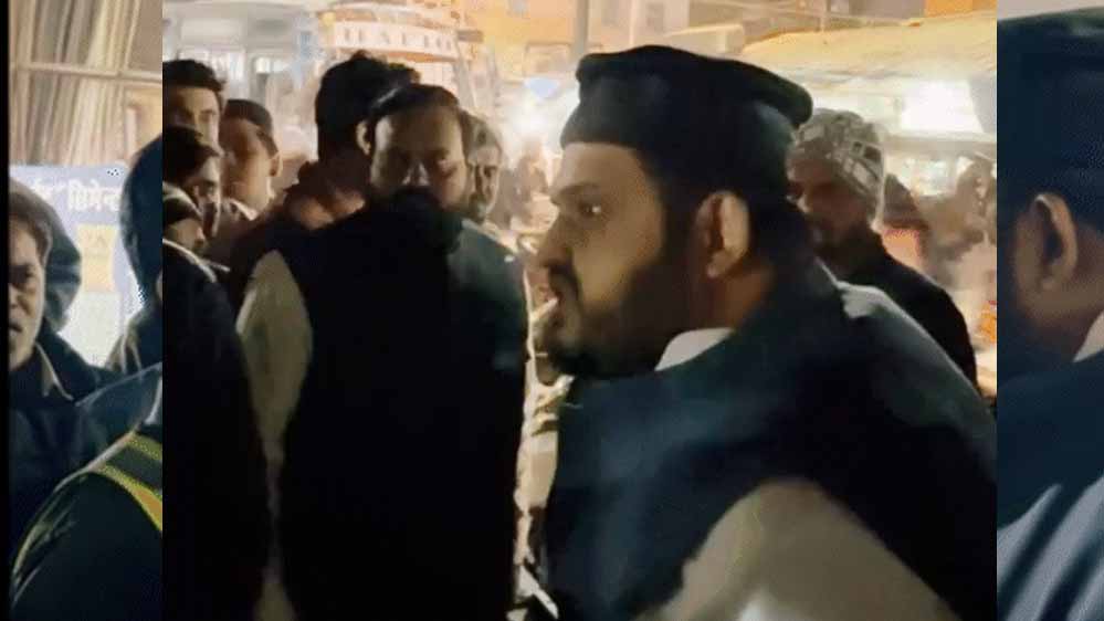 भोपाल मेट्रो के ऑरेंज लाइन रूट पर फिर विवाद, विधायक आतिफ अकील ने जताई आपत्ति भोपाल मेट्रो के ऑरेंज लाइन रूट पर फिर विवाद, विधायक आतिफ अकील ने जताई आपत्ति