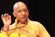 योगी सरकार का बड़ा फैसला: हिंसक सत्ता परिवर्तन की मांग करने वालों को नहीं मिलेगी सरकारी नौकरी?