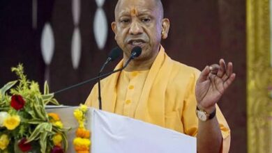 कोलकाता हादसे के बाद यूपी में अलर्ट, CM योगी ने दुर्गा पंडालों की सुरक्षा बढ़ाने के दिए निर्देश कोलकाता हादसे के बाद यूपी में अलर्ट, CM योगी ने दुर्गा पंडालों की सुरक्षा बढ़ाने के दिए निर्देश