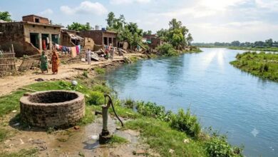बाढ़ से नुकसान के बीच भूजल स्तर को फायदा, तेज बहाव से साफ हुई गोमती नदी