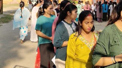 Bilaspur में SET परीक्षा के दौरान कलावा काटने पर बवाल, कोतवाली पुलिस ने संभाला मोर्चा