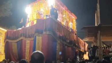 बस्तर दशहरा: फूल रथ खींचने पर ग्रामीण-पुलिस में झड़प
