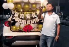 CG में नायब तहसीलदार का सड़क पर आतिशबाजी के साथ बर्थडे सेलिब्रेशन