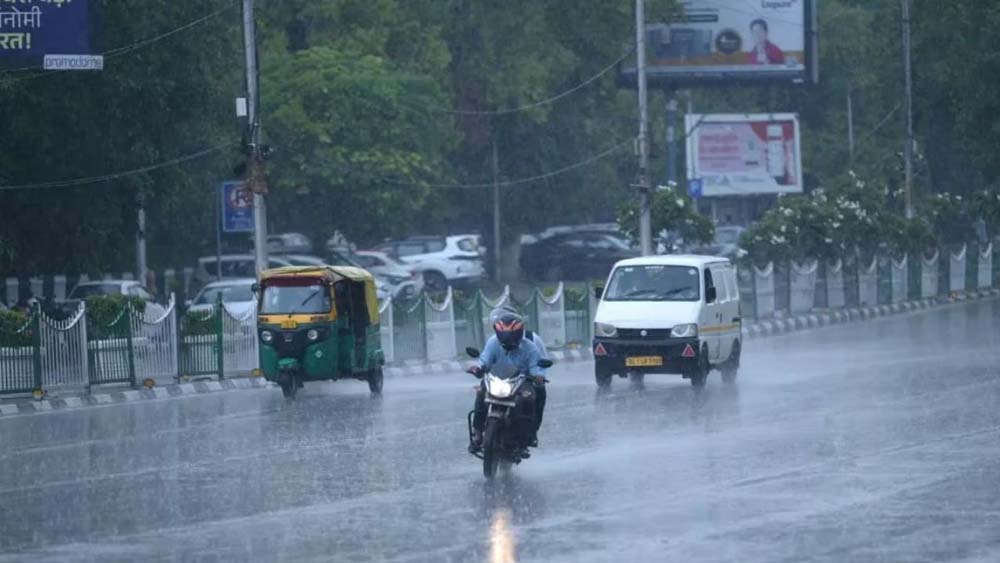 CG Weather: छत्तीसगढ़ के कुछ हिस्सों से अगले 48 घंटे में मानसून की वापसी, मौसम में होगा बदलाव CG Weather: छत्तीसगढ़ के कुछ हिस्सों से अगले 48 घंटे में मानसून की वापसी, मौसम में होगा बदलाव