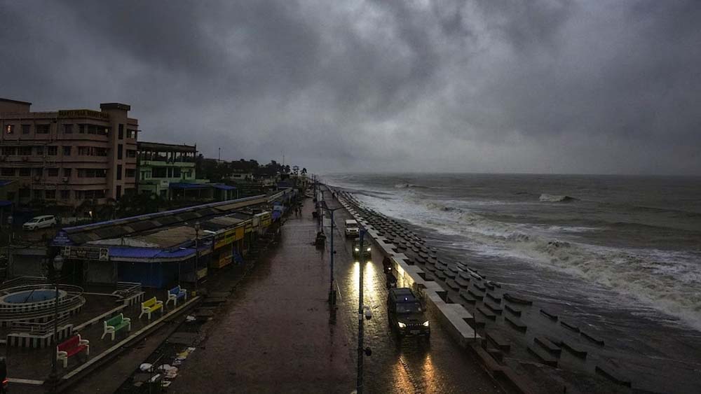 CG में ‘अर्नब’ साइक्लोन का असर, मौसम बदलेगा; भारी बारिश का अलर्ट जारी CG में ‘अर्नब’ साइक्लोन का असर, मौसम बदलेगा; भारी बारिश का अलर्ट जारी