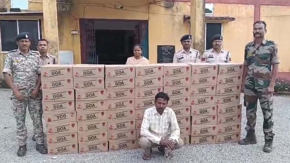 बस्तर में 75 पेटी अवैध शराब जब्त, दशहरा मेले में बेचने की थी तैयारी