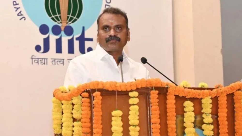 मध्य प्रदेश की खाली राज्यसभा सीट पर बीजेपी की नजर, किसी बाहरी दिग्गज नेता को मिल सकता है मौका मध्य प्रदेश की खाली राज्यसभा सीट पर बीजेपी की नजर, किसी बाहरी दिग्गज नेता को मिल सकता है मौका