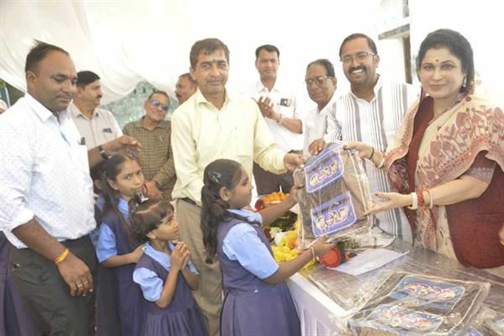 शिक्षा से होगी तरक्की की राह प्रशस्त, बच्चों को नियमित रूप से भेजें स्कूल: राज्यमंत्री गौर शिक्षा से होगी तरक्की की राह प्रशस्त, बच्चों को नियमित रूप से भेजें स्कूल: राज्यमंत्री गौर