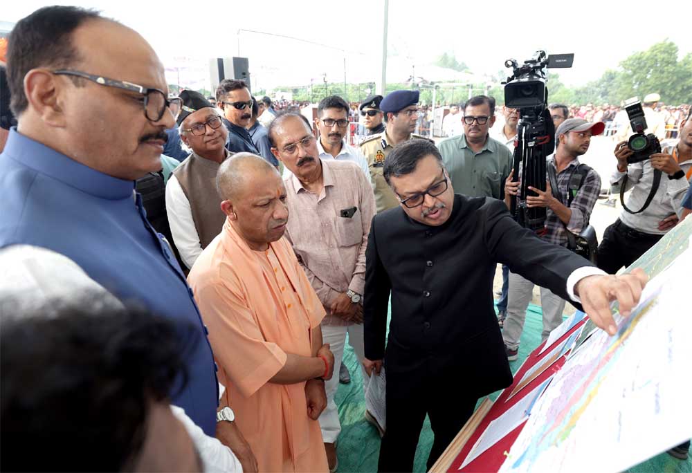 ग्रीन कॉरिडोर की तर्ज पर फैजुल्लागंज से नैमिष तक बनेगा तटबंध: मुख्यमंत्री योगी ग्रीन कॉरिडोर की तर्ज पर फैजुल्लागंज से नैमिष तक बनेगा तटबंध: मुख्यमंत्री योगी