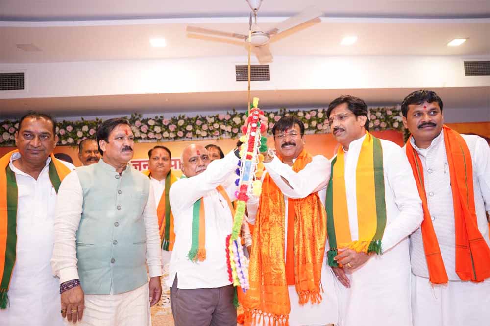 आगामी चुनावों में अपने जिले की सभी विधानसभा सीटें जीतने के लक्ष्य के साथ जुटें कार्यकर्ता – हेमंत खण्डेलवाल आगामी चुनावों में अपने जिले की सभी विधानसभा सीटें जीतने के लक्ष्य के साथ जुटें कार्यकर्ता – हेमंत खण्डेलवाल