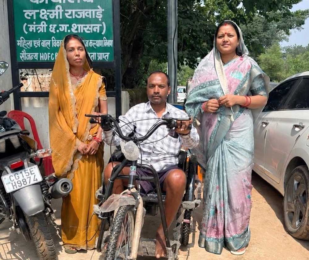 सेवा संकल्प अभियान के तहत दिव्यांग धनेश्वर साहू को मिली ट्राइसाइकिल सेवा संकल्प अभियान के तहत दिव्यांग धनेश्वर साहू को मिली ट्राइसाइकिल