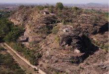 MP News: विदिशा की उदयगिरी गुफाओं में मां दुर्गा का 1700 साल पुराना दुर्लभ स्वरूप, 12 भुजाओं वाली प्रतिमा है खास