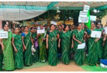 नियमितीकरण और 30 हजार वेतन की मांग पर सड़कों पर उतरीं आंगनबाड़ी कार्यकर्ता, छत्तीसगढ़ में जोरदार प्रदर्शन