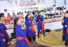 नुक्कड़ नाटक के जरिए पहुँचाया जनकल्याणकारी योजनाओं का संदेश