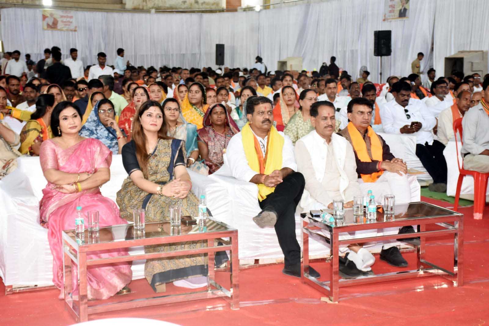 सेवा संकल्प अभियान के तहत कबीरधाम में निकली भव्य सेवा ज्योति यात्रा, उप मुख्यमंत्री विजय शर्मा हुए शामिल सेवा संकल्प अभियान के तहत कबीरधाम में निकली भव्य सेवा ज्योति यात्रा, उप मुख्यमंत्री विजय शर्मा हुए शामिल