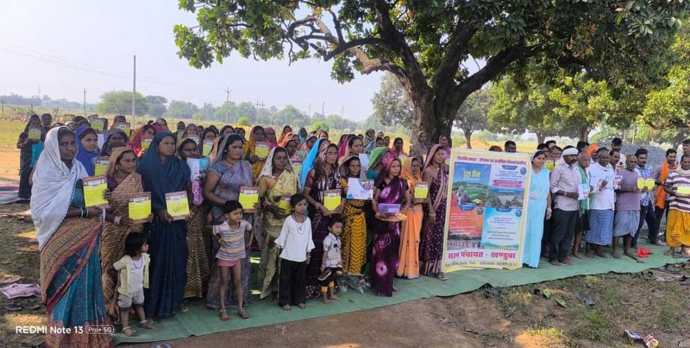 आयुक्त तारन प्रकाश सिन्हा ने खंडुआ में किया सिंचाई नाली निर्माण कार्य का निरीक्षण, श्रमिकों से किया सीधा संवाद आयुक्त तारन प्रकाश सिन्हा ने खंडुआ में किया सिंचाई नाली निर्माण कार्य का निरीक्षण, श्रमिकों से किया सीधा संवाद