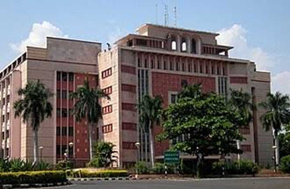 राजस्व कार्यों में अनियमितता और भ्रष्टाचार के मामलों में होगी कड़ी कार्रवाई