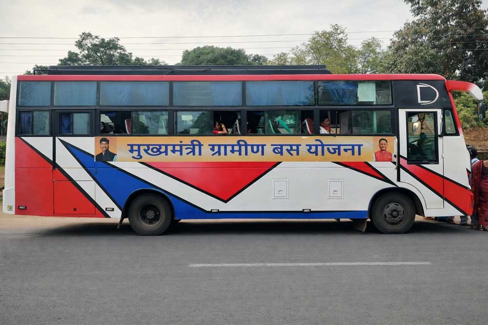 मुख्यमंत्री ग्रामीण बस योजना का एक वर्ष : 850 गांवों में पहली बार पहुंची नियमित बस सेवा